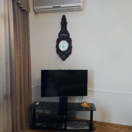 Neftiannikov Avenue Apartment Bakoe Buitenkant foto