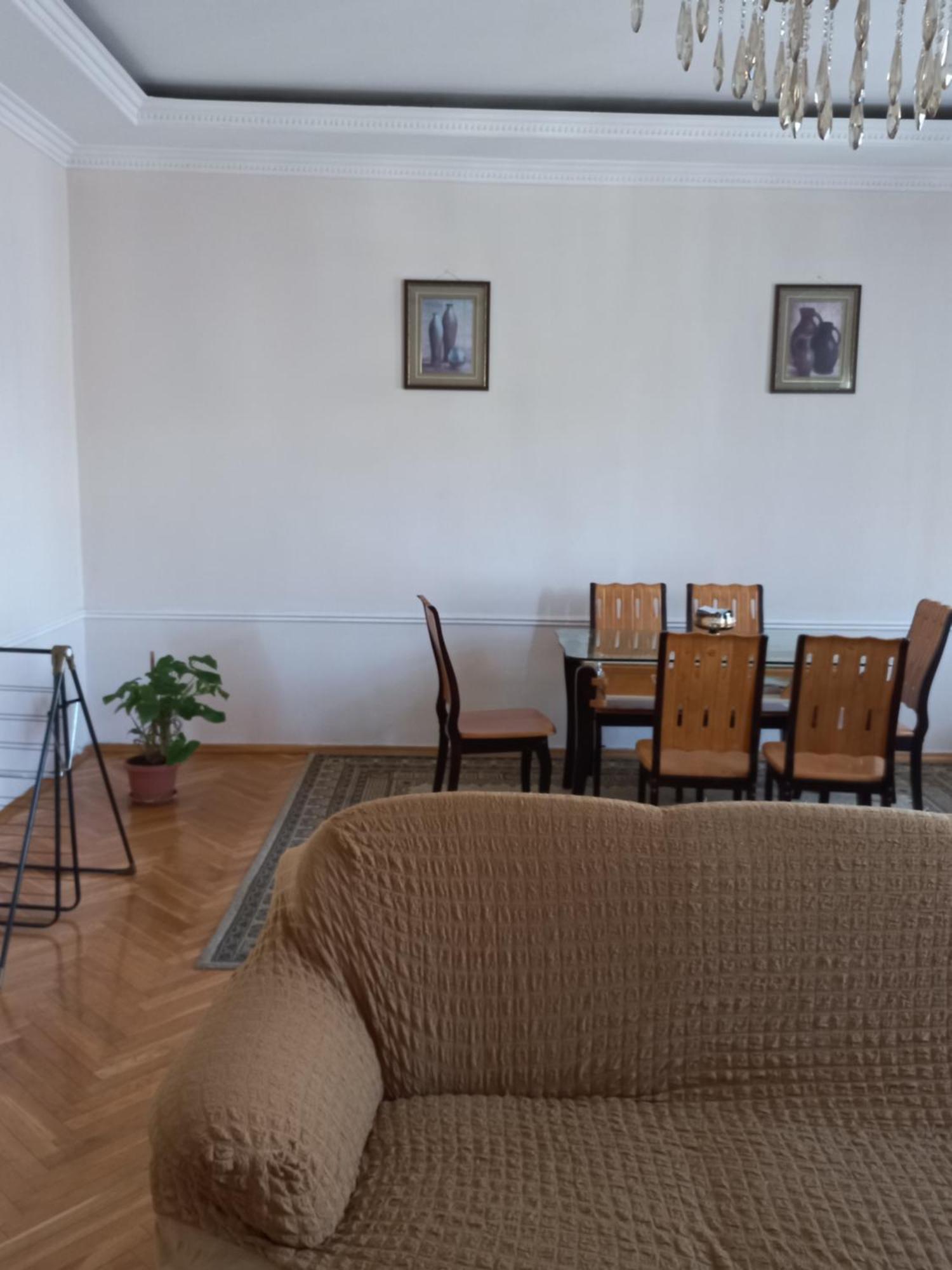 Neftiannikov Avenue Apartment Bakoe Buitenkant foto