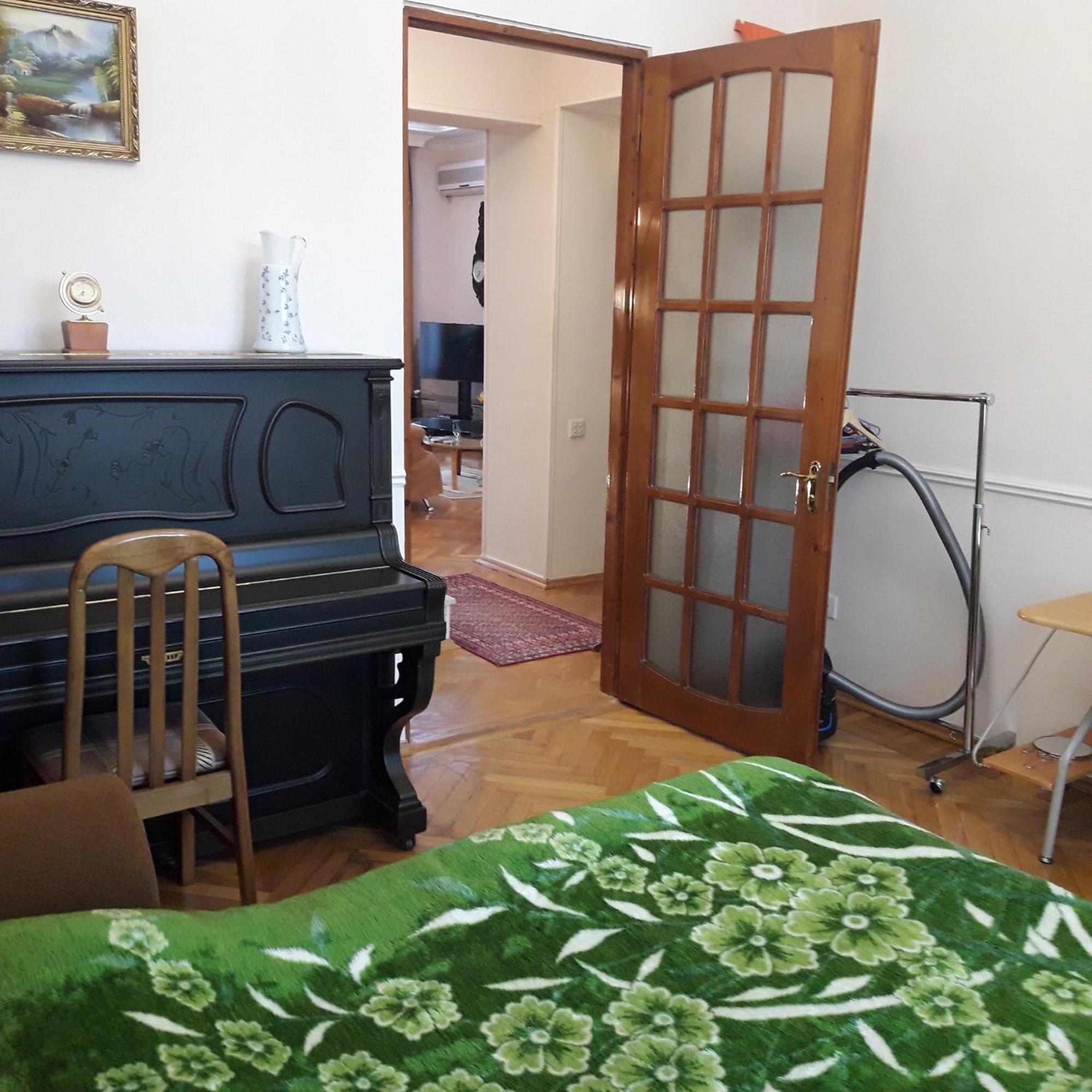 Neftiannikov Avenue Apartment Bakoe Buitenkant foto