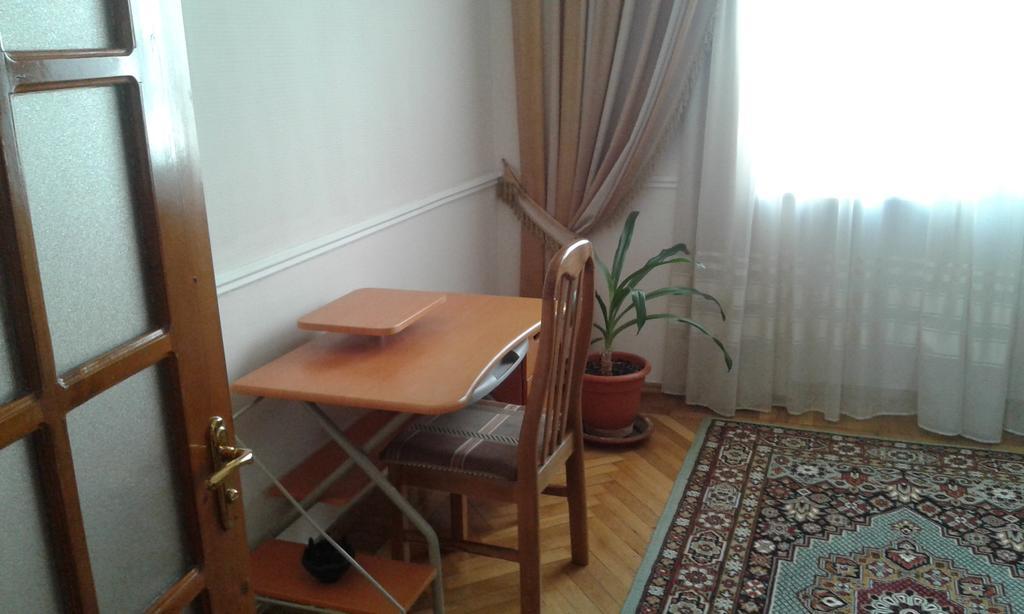 Neftiannikov Avenue Apartment Bakoe Buitenkant foto